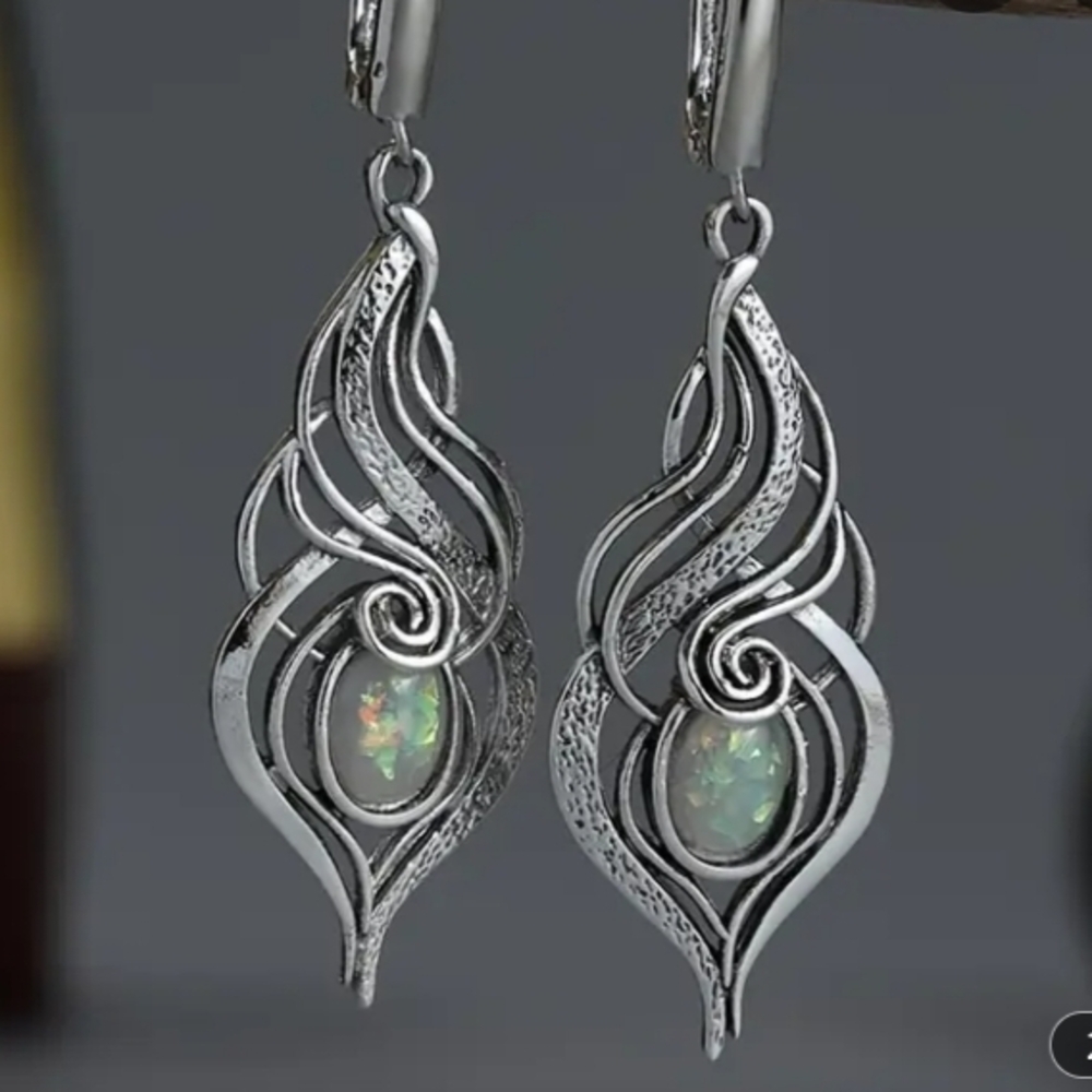 ♥️F Individually $10 Or Bundle 5/$20 Elegant Silver Opal Earrings